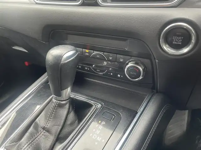 マツダ ＣＸ－８ XD 愛知県 2018(平30)年 14.6万km ディープクリスタルブルーマイカ (株)IDOMが運営する【じしゃロン名古屋鳴海店】の自社ローン専用車両になります。こちらは現金またはオートローンご利用の価格です。自社ローンご希望の方は別途その旨お申し付け下さい。/4WD/ターボ/純正ナビ/バックカメラ/サイドカメラ/Bluetooth/CD/DVD/スマートシティブレーキサポート/クルーズコントロール/車線逸脱警報装置/ブラインドスポットモニター/トラクションコントロールシステム/クリアランスソナー/オートマチックハイビーム/ディーゼルパティキュレートフィルター/ブレーキホールド/MTモード付きAT/LEDヘッドライト/オートライト/ETC/純正アルミホイール/社外フロアマット