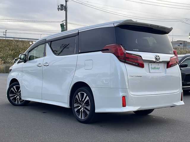 トヨタ アルファード S Cパッケージ 青森県 2022(令4)年 4.7万km ホワイトパールクリスタルシャイン ・寒冷地仕様/・4WD/・本革シート/・純正ナビ/・フリップダウンモニター/・純正エンジンスターター/・フルセグ/・CD/DVD/Blu-ray/Bluetooth/・バックカメラ/・前後ドライブレコーダー/・衝突被害軽減ブレーキ/・レーンキープアシスト/・レーダークルーズコントロール/・オートマチックハイビーム/・LEDヘットライト/・パワーバックドア/・両側パワースライドドア/・シートヒーター/・エアシート/・パワーシート/・ステアリングヒーター/・ワイパーデアイサ/・リアフォグ/・純正18AW/・スマートキー/・ETC