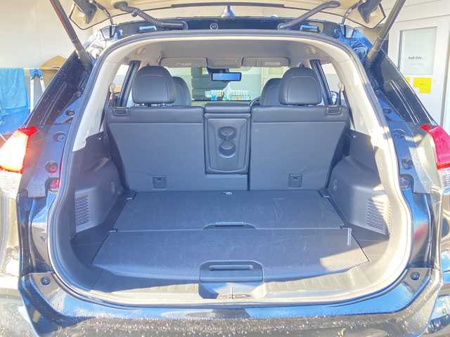 日産 エクストレイル 20Xi 富山県 2019(令1)年 3.8万km ダイヤモンドブラック 4WD/純正SDナビ/フルセグ/アラウンドビューモニター/エマージェンシーブレーキ/プロパイロット/レーダークルーズコントロール/レーンキープアシスト/パワーバックドア/ETC/シートヒーター/アイドリングストップ/インテリジェントキー/LEDヘッドライト