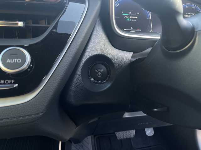 トヨタ カローラ クロス ハイブリッド Z 宮崎県 2025(令7)年 1.5万km プラチナホワイトパールマイカ パノラマルーフ/純正ディスプレイオーディオ/全方位カメラ/トヨタセーフティセンス/トヨタチームメイト/パワーバックドア/ステアリングヒーター/ハーフレザーシート/ETC/フルセグテレビ/シートヒーター/ベンチレーション/パワーシート/レーダークルーズコントロール/フロアマット