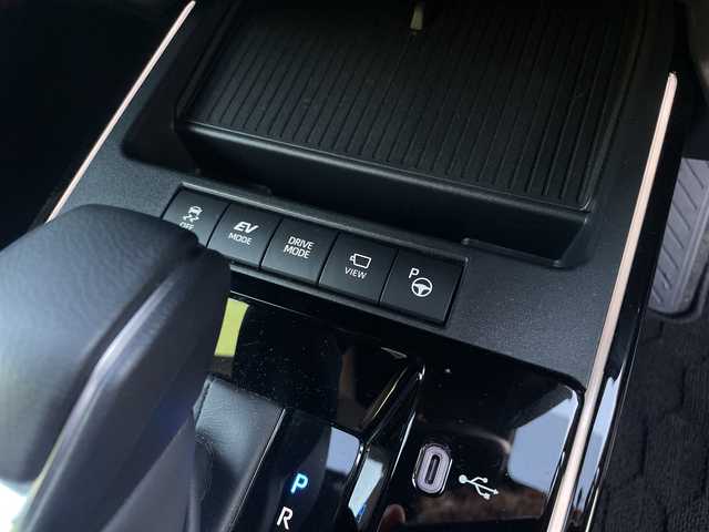 トヨタ カローラ クロス ハイブリッド Z 宮崎県 2025(令7)年 1.5万km プラチナホワイトパールマイカ パノラマルーフ/純正ディスプレイオーディオ/全方位カメラ/トヨタセーフティセンス/トヨタチームメイト/パワーバックドア/ステアリングヒーター/ハーフレザーシート/ETC/フルセグテレビ/シートヒーター/ベンチレーション/パワーシート/レーダークルーズコントロール/フロアマット