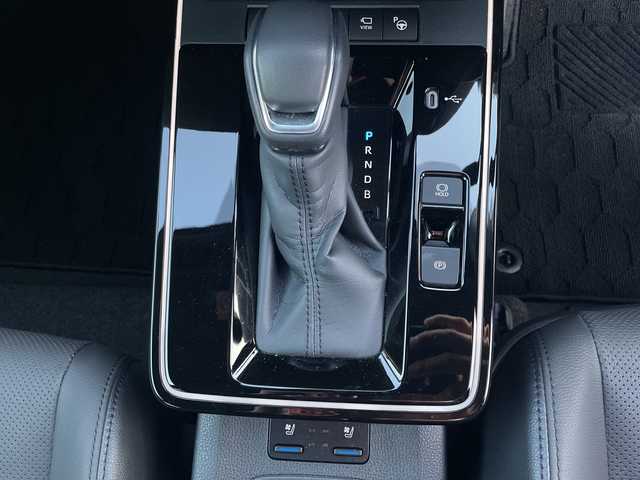 トヨタ カローラ クロス ハイブリッド Z 宮崎県 2025(令7)年 1.5万km プラチナホワイトパールマイカ パノラマルーフ/純正ディスプレイオーディオ/全方位カメラ/トヨタセーフティセンス/トヨタチームメイト/パワーバックドア/ステアリングヒーター/ハーフレザーシート/ETC/フルセグテレビ/シートヒーター/ベンチレーション/パワーシート/レーダークルーズコントロール/フロアマット