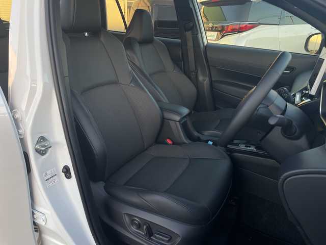 トヨタ カローラ クロス ハイブリッド Z 宮崎県 2025(令7)年 1.5万km プラチナホワイトパールマイカ パノラマルーフ/純正ディスプレイオーディオ/全方位カメラ/トヨタセーフティセンス/トヨタチームメイト/パワーバックドア/ステアリングヒーター/ハーフレザーシート/ETC/フルセグテレビ/シートヒーター/ベンチレーション/パワーシート/レーダークルーズコントロール/フロアマット