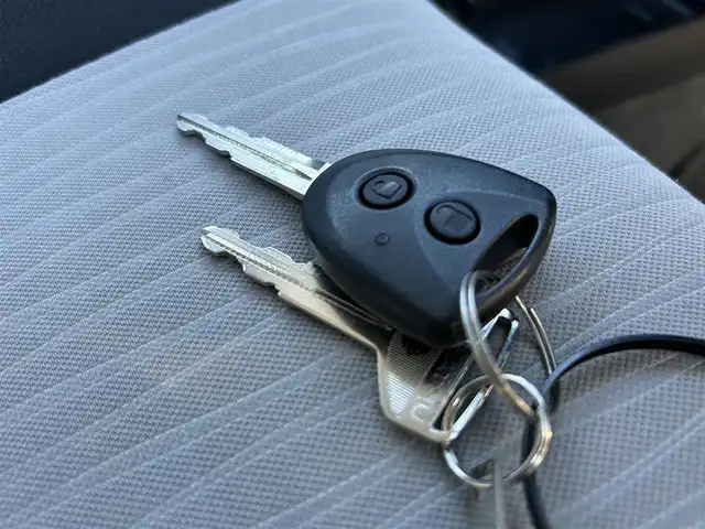 ダイハツ ミラ イース L SAⅢ 福島県 2020(令2)年 2.8万km ホワイト スマートアシストIII/・衝突回避支援ブレーキ機能/・前後誤発進抑制制御/・車線はみ出し警報/・先行車発進お知らせ機能/・社外ナビゲーション/型番：AVIC-RZ003/【SD/Bluetooth】/前方ドライブレコーダー/アイドリングストップ/純正フロアマット/ドアバイザー