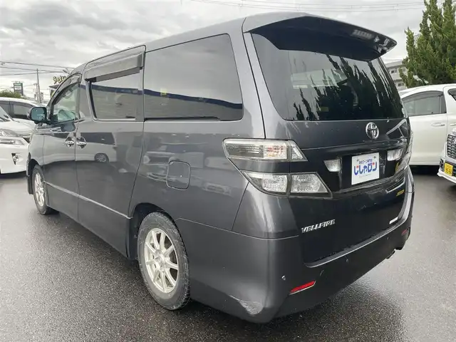 トヨタ ヴェルファイア 2．4Z プラチナセレクションⅡ 和歌山県 2010(平22)年 10.1万km グレーメタリック (株)IDOMが運営する【じしゃロン和歌山店】の自社ローン専用車両になります。こちらは現金またはオートローンご利用時の価格です。自社ローンご希望の方は別途その旨お申付け下さい/社外ナビ/両側パワースライドドア/純正フリップダウンモニター /スマートキー/バックカメラ/MTモード付きAT/オートライト/電動リアゲート/前後コーナーセンサー