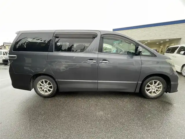 トヨタ ヴェルファイア 2．4Z プラチナセレクションⅡ 和歌山県 2010(平22)年 10.1万km グレーメタリック (株)IDOMが運営する【じしゃロン和歌山店】の自社ローン専用車両になります。こちらは現金またはオートローンご利用時の価格です。自社ローンご希望の方は別途その旨お申付け下さい/社外ナビ/両側パワースライドドア/純正フリップダウンモニター /スマートキー/バックカメラ/MTモード付きAT/オートライト/電動リアゲート/前後コーナーセンサー