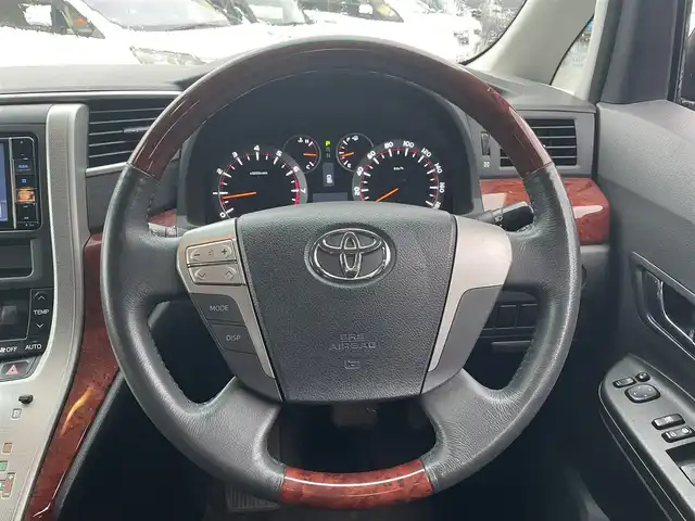 トヨタ ヴェルファイア 2．4Z プラチナセレクションⅡ 和歌山県 2010(平22)年 10.1万km グレーメタリック (株)IDOMが運営する【じしゃロン和歌山店】の自社ローン専用車両になります。こちらは現金またはオートローンご利用時の価格です。自社ローンご希望の方は別途その旨お申付け下さい/社外ナビ/両側パワースライドドア/純正フリップダウンモニター /スマートキー/バックカメラ/MTモード付きAT/オートライト/電動リアゲート/前後コーナーセンサー