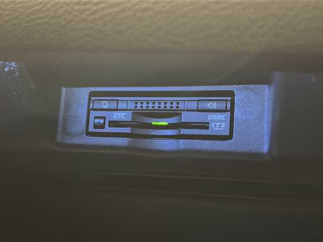 トヨタ ハリアー プレミアム 新潟県 2014(平26)年 10.1万km ブラック 純正9インチSDナビ/(CD/DVD/Bluetooth/USB/HDMI/フルセグTV)/バックカメラ/ETC/ドライブレコーダー/ミラー型レーダー探知機/ハーフレザーシート/パワーシート/パワーバックドア/クルーズコントロール/車線逸脱警報/オートハイビームアシスト/LEDヘッドライト/社外19インチアルミホイール