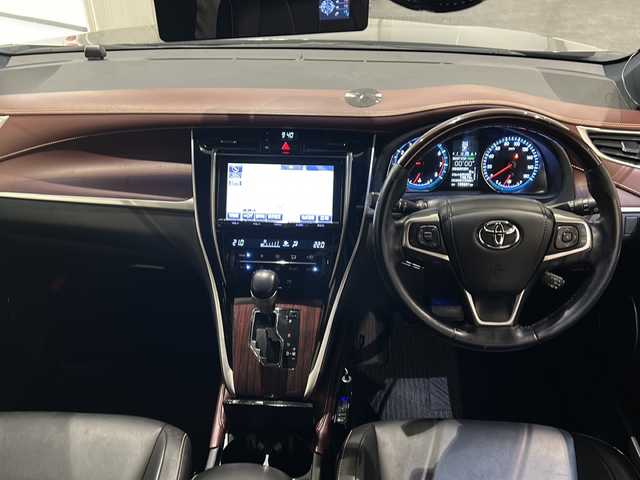 トヨタ ハリアー プレミアム 新潟県 2014(平26)年 10.1万km ブラック 純正9インチSDナビ/(CD/DVD/Bluetooth/USB/HDMI/フルセグTV)/バックカメラ/ETC/ドライブレコーダー/ミラー型レーダー探知機/ハーフレザーシート/パワーシート/パワーバックドア/クルーズコントロール/車線逸脱警報/オートハイビームアシスト/LEDヘッドライト/社外19インチアルミホイール