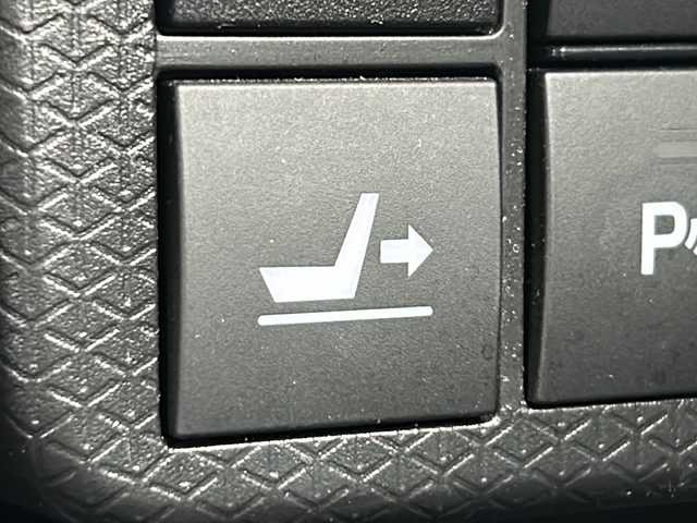 ダイハツ タント カスタム RS セレクション 岡山県 2020(令2)年 3.7万km シャイニングホワイトパール 純正ナビ/（AM.FM.BT.CD.DVD.TV）/アラウンドビューモニター/両側パワースライド/スマートアシスト/・衝突軽減ブレーキ/・レーンキープアシスト/・オートマチックハイビーム/純正15インチAW/ロングスライドシート/アイドリングストップ/シートヒーター/プッシュスタート/LEDヘッドライト