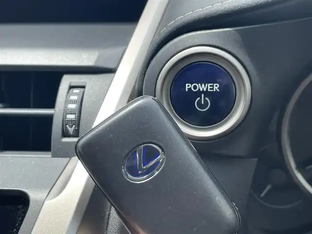 レクサス ＮＸ 300h バージョンL 福岡県 2020(令2)年 4.2万km ソニッククォーツ 黒革シート　メーカー純正ナビ　全周囲カメラ　ＰＣＳ　フルセグ　ハンズフリーパワーバックドア　ＬＴＡ　ＰＫＳＡ　シートヒーター　エアシート　ステアリングヒーター　パドルシフト　パワーシート　三眼ＬＥＤ