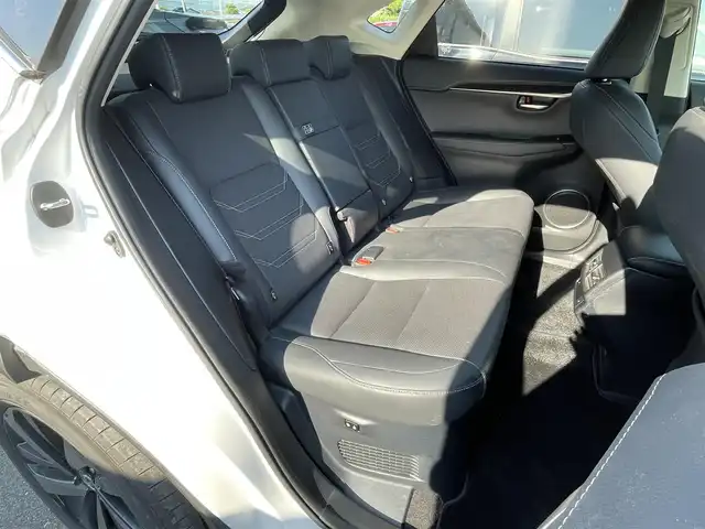 レクサス ＮＸ 300h バージョンL 福岡県 2020(令2)年 4.2万km ソニッククォーツ 黒革シート　メーカー純正ナビ　全周囲カメラ　ＰＣＳ　フルセグ　ハンズフリーパワーバックドア　ＬＴＡ　ＰＫＳＡ　シートヒーター　エアシート　ステアリングヒーター　パドルシフト　パワーシート　三眼ＬＥＤ