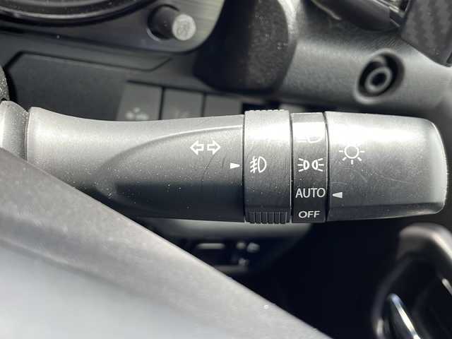 スズキ ジムニー シエラ JC 静岡県 2018(平30)年 7.7万km ミディアムグレー ワンオーナー/スズキセーフティサポート/・デュアルセンサーブレーキサポート/・誤発進抑制機能/・標識認識機能/・車線逸脱警報機能/・ふらつき警報機能/・先行車発進お知らせ機能/・オートハイビーム/社外ナビ/・フルセグTV/・CD/DVD/Bluetooth/ラジオ/主要装備/・4WD/・クルーズコントロール/・ETC/・ドライブレコーダー/・バックカメラ/・ステアリングリモコン/・ヘッドライトウォッシャー/・LEDヘッドライト/・プッシュスタート/・スマートキー