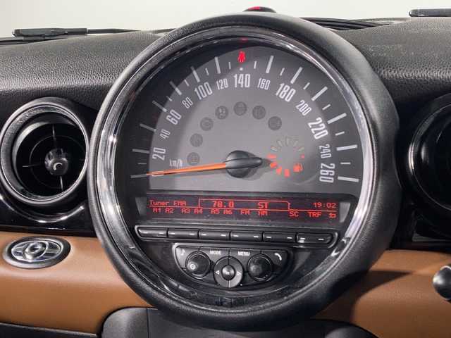 ＭＩＮＩ ミニ ロードスター ジョンクーパーワークス 沖縄県 2012(平24)年 5.4万km パール 禁煙車　/６ＭＴ　/タワーバー　/純正オーディオ　/（CD FM AM）/レザーシート/シートヒーター　/前方ドライブレコーダー　/純正アルミホイール　　/プッシュスタート　/ＨＩＤヘッドライト/横滑り防止装置/スペアキー