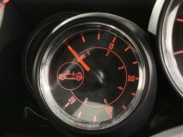 ＭＩＮＩ ミニ ロードスター ジョンクーパーワークス 沖縄県 2012(平24)年 5.4万km パール 禁煙車　/６ＭＴ　/タワーバー　/純正オーディオ　/（CD FM AM）/レザーシート/シートヒーター　/前方ドライブレコーダー　/純正アルミホイール　　/プッシュスタート　/ＨＩＤヘッドライト/横滑り防止装置/スペアキー