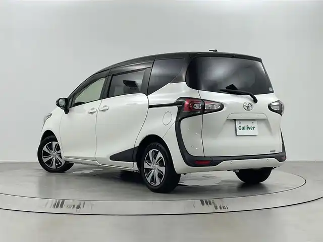トヨタ シエンタ G クエロ 埼玉県 2019(平31)年 7.8万km ヴィンテージブラウンパールクリスタルシャイン/ホワイトパールクリスタルシャイン 純正ナビ　/(フルセグ/AM/FM/Bluetooth)　/バックカメラ　/ビルトインＥＴＣ　/前方ドライブレコーダー　/純正フロアマット　/両側パワースライドドア　/レーンディパーチャーアラート　/パーキングサポートブレーキ　/クリアランスソナー/先行車発進告知