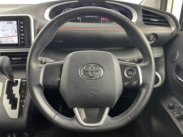 トヨタ シエンタ G クエロ 埼玉県 2019(平31)年 7.8万km ヴィンテージブラウンパールクリスタルシャイン/ホワイトパールクリスタルシャイン 純正ナビ　/(フルセグ/AM/FM/Bluetooth)　/バックカメラ　/ビルトインＥＴＣ　/前方ドライブレコーダー　/純正フロアマット　/両側パワースライドドア　/レーンディパーチャーアラート　/パーキングサポートブレーキ　/クリアランスソナー/先行車発進告知
