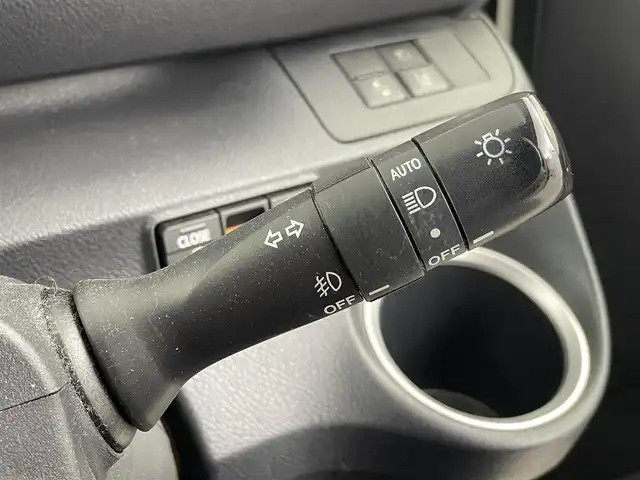 トヨタ シエンタ G クエロ 埼玉県 2019(平31)年 7.8万km ヴィンテージブラウンパールクリスタルシャイン/ホワイトパールクリスタルシャイン 純正ナビ　/(フルセグ/AM/FM/Bluetooth)　/バックカメラ　/ビルトインＥＴＣ　/前方ドライブレコーダー　/純正フロアマット　/両側パワースライドドア　/レーンディパーチャーアラート　/パーキングサポートブレーキ　/クリアランスソナー/先行車発進告知