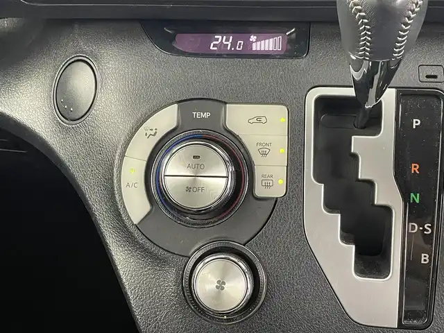 トヨタ シエンタ G クエロ 埼玉県 2019(平31)年 7.8万km ヴィンテージブラウンパールクリスタルシャイン/ホワイトパールクリスタルシャイン 純正ナビ　/(フルセグ/AM/FM/Bluetooth)　/バックカメラ　/ビルトインＥＴＣ　/前方ドライブレコーダー　/純正フロアマット　/両側パワースライドドア　/レーンディパーチャーアラート　/パーキングサポートブレーキ　/クリアランスソナー/先行車発進告知
