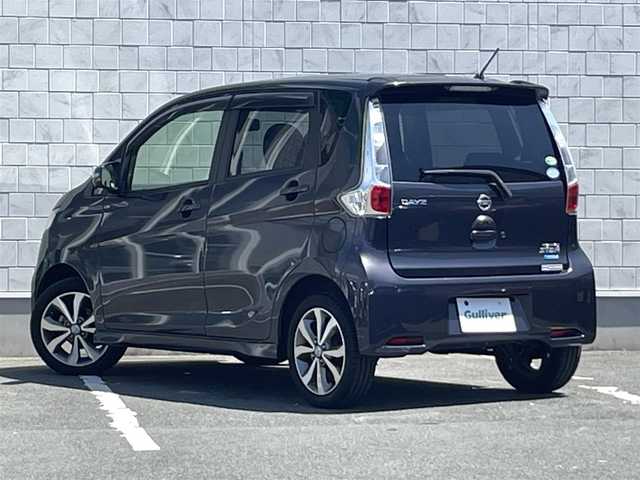 日産 デイズ ハイウェイスターG 愛知県 2014(平26)年 5.2万km プレミアムパープルP アラウンドビューモニター付きミラー/・純正メモリーナビ/・フルセグテレビ/・CD/DVD再生機能/・Bluetooth接続機能/・ETC車載機/・全方位モニター/・ベンチシート/・純正フロアマット/・純正15インチアルミホイール/・純正LEDヘッドライト/・オートライト/・スマートキー/・オートエアコン/・アイドリングストップ