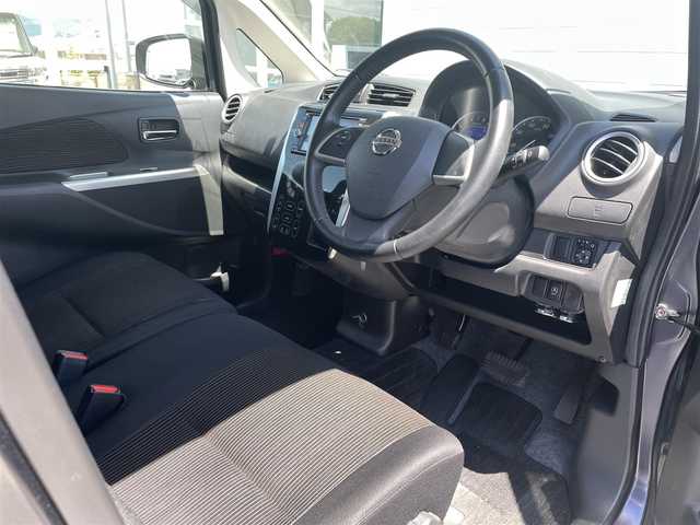 日産 デイズ ハイウェイスターG 愛知県 2014(平26)年 5.2万km プレミアムパープルP アラウンドビューモニター付きミラー/・純正メモリーナビ/・フルセグテレビ/・CD/DVD再生機能/・Bluetooth接続機能/・ETC車載機/・全方位モニター/・ベンチシート/・純正フロアマット/・純正15インチアルミホイール/・純正LEDヘッドライト/・オートライト/・スマートキー/・オートエアコン/・アイドリングストップ