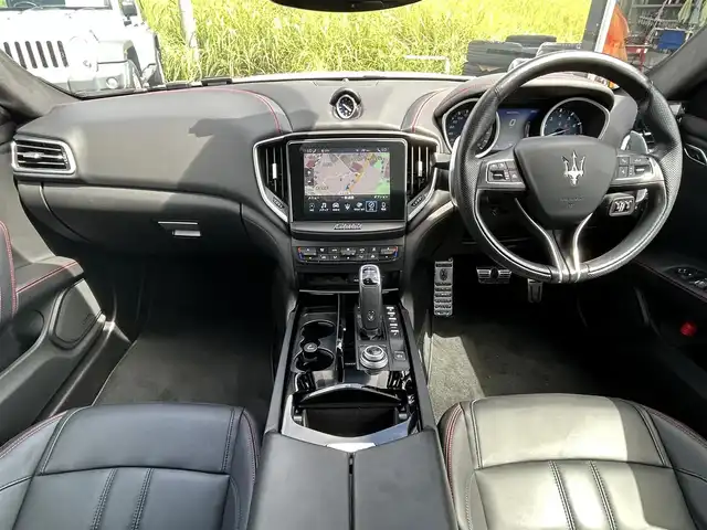 マセラティ マセラティ ギブリ S 福岡県 2020(令2)年 1.9万km ビアンコ アダプティブクルーズコントロール/ツーリングパッケージ/アシスタンスパッケージ/harman/kardon/純正ナビ/サラウンドビューカメラ/Bluetooth/フルセグTV/黒革シート/全席シートヒーター/パワーバックドア　/パドルシフト　/LEDヘッドライト/オートハイビーム/電動リアシェード/純正20インチアルミホイール/ETC