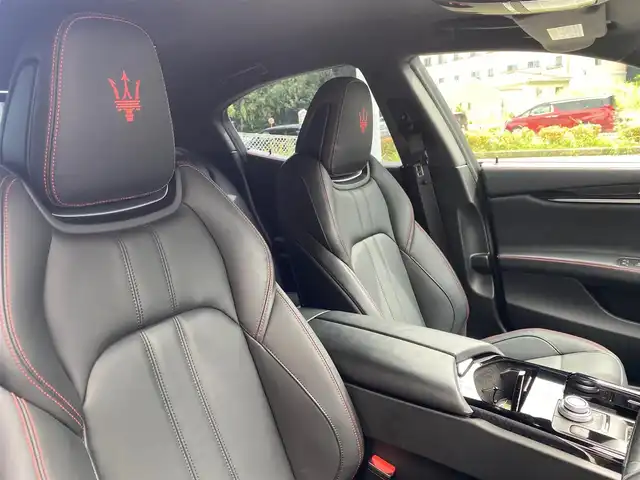 マセラティ マセラティ ギブリ S 福岡県 2020(令2)年 1.9万km ビアンコ アダプティブクルーズコントロール/ツーリングパッケージ/アシスタンスパッケージ/harman/kardon/純正ナビ/サラウンドビューカメラ/Bluetooth/フルセグTV/黒革シート/全席シートヒーター/パワーバックドア　/パドルシフト　/LEDヘッドライト/オートハイビーム/電動リアシェード/純正20インチアルミホイール/ETC