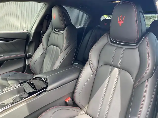 マセラティ マセラティ ギブリ S 福岡県 2020(令2)年 1.9万km ビアンコ アダプティブクルーズコントロール/ツーリングパッケージ/アシスタンスパッケージ/harman/kardon/純正ナビ/サラウンドビューカメラ/Bluetooth/フルセグTV/黒革シート/全席シートヒーター/パワーバックドア　/パドルシフト　/LEDヘッドライト/オートハイビーム/電動リアシェード/純正20インチアルミホイール/ETC