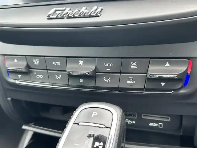 マセラティ マセラティ ギブリ S 福岡県 2020(令2)年 1.9万km ビアンコ アダプティブクルーズコントロール/ツーリングパッケージ/アシスタンスパッケージ/harman/kardon/純正ナビ/サラウンドビューカメラ/Bluetooth/フルセグTV/黒革シート/全席シートヒーター/パワーバックドア　/パドルシフト　/LEDヘッドライト/オートハイビーム/電動リアシェード/純正20インチアルミホイール/ETC