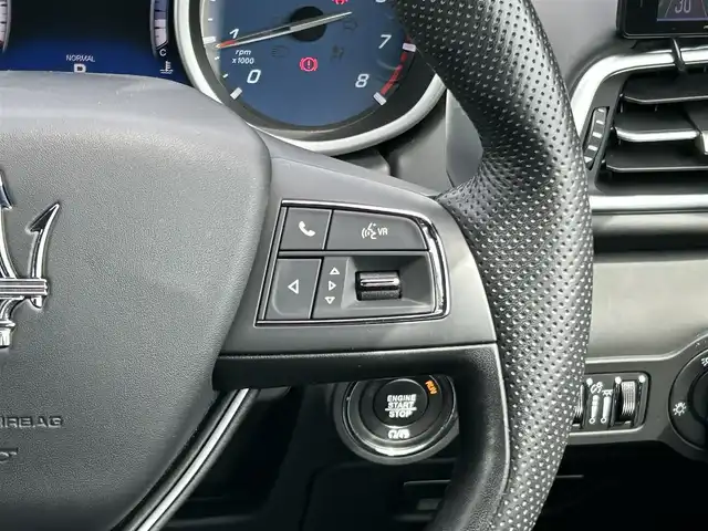 マセラティ マセラティ ギブリ S 福岡県 2020(令2)年 1.9万km ビアンコ アダプティブクルーズコントロール/ツーリングパッケージ/アシスタンスパッケージ/harman/kardon/純正ナビ/サラウンドビューカメラ/Bluetooth/フルセグTV/黒革シート/全席シートヒーター/パワーバックドア　/パドルシフト　/LEDヘッドライト/オートハイビーム/電動リアシェード/純正20インチアルミホイール/ETC