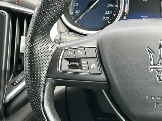 マセラティ マセラティ ギブリ S 福岡県 2020(令2)年 1.9万km ビアンコ アダプティブクルーズコントロール/ツーリングパッケージ/アシスタンスパッケージ/harman/kardon/純正ナビ/サラウンドビューカメラ/Bluetooth/フルセグTV/黒革シート/全席シートヒーター/パワーバックドア　/パドルシフト　/LEDヘッドライト/オートハイビーム/電動リアシェード/純正20インチアルミホイール/ETC