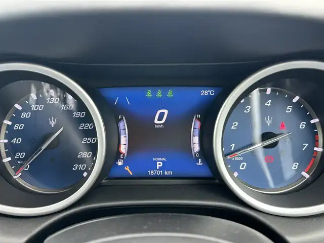 マセラティ マセラティ ギブリ S 福岡県 2020(令2)年 1.9万km ビアンコ アダプティブクルーズコントロール/ツーリングパッケージ/アシスタンスパッケージ/harman/kardon/純正ナビ/サラウンドビューカメラ/Bluetooth/フルセグTV/黒革シート/全席シートヒーター/パワーバックドア　/パドルシフト　/LEDヘッドライト/オートハイビーム/電動リアシェード/純正20インチアルミホイール/ETC