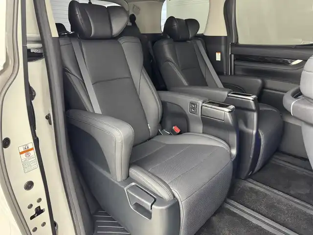 トヨタ アルファード S Cパッケージ 福岡県 2020(令2)年 4.5万km ホワイトパールクリスタルシャイン モデリスタエアロ　/モデリスタマフラー/Ｗサンルーフ　/純正１２型後席モニター　/純正ＤＡナビ/デジタルルームミラー　/ビルトインETC2.0　/前後ドラレコ　/レーダークルコン　/コーナーセンサー　/セーフティセンス　/衝突被害軽減ブレーキ/レーンキープ/ブラインドスポットモニター/ＰＫＳＢ　/MTモード付/両側パワースライドドア　/パワーバックドア　/シートベンチレーション/ヒーター/ステアリングヒーター/純正18インチAW/３眼ＬＥＤヘッドライト