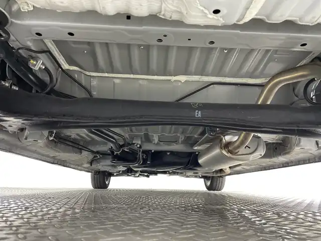 ホンダ Ｎ ＢＯＸ カスタム ターボ コーディネートS 神奈川県 2023(令5)年 1.8万km プラチナホワイトパール ターボ/ナビ装着スペシャルパッケージ/純正9型メモリーナビゲーション【LXU-242NBi】/フルセグ　CD DVD　AM FM MUSICRACK　Applecarplay　Androidauto　Bluetooth　USB　HDMI　iPod/バックカメラ/両側電動スライドドア【サンシェード】/ホンダセンシング/衝突軽減ブレーキ/歩行者事故低減ステアリング/標識認識機能/車線維持支援システム/オートハイビーム/後方誤発進抑制機能/パーキングセンサーシステム/先行車発進お知らせ機能/路外逸脱抑制機能/渋滞追従機能付アダブティブクルーズコントロール/誤発進抑制機能/近距離衝突軽減ブレーキ/前後パーキングセンサー/革巻きステアリング/パドルシフト/合皮コンビシート/前席シートヒーター/SOSコール/ビルトインETC/電動パーキングブレーキ/ブレーキオートホールド/ルーフコンソール/前席アクセサリーソケット/充電用USBタイプC端子/プッシュスタート/スマートキー/LEDヘッドライト/オートライト/LEDフロントフォグ/純正サイド/リアスポイラー/純正15インチアルミホイール