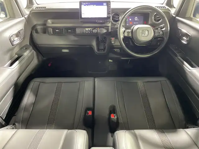 ホンダ Ｎ ＢＯＸ カスタム ターボ コーディネートS 神奈川県 2023(令5)年 1.8万km プラチナホワイトパール ターボ/ナビ装着スペシャルパッケージ/純正9型メモリーナビゲーション【LXU-242NBi】/フルセグ　CD DVD　AM FM MUSICRACK　Applecarplay　Androidauto　Bluetooth　USB　HDMI　iPod/バックカメラ/両側電動スライドドア【サンシェード】/ホンダセンシング/衝突軽減ブレーキ/歩行者事故低減ステアリング/標識認識機能/車線維持支援システム/オートハイビーム/後方誤発進抑制機能/パーキングセンサーシステム/先行車発進お知らせ機能/路外逸脱抑制機能/渋滞追従機能付アダブティブクルーズコントロール/誤発進抑制機能/近距離衝突軽減ブレーキ/前後パーキングセンサー/革巻きステアリング/パドルシフト/合皮コンビシート/前席シートヒーター/SOSコール/ビルトインETC/電動パーキングブレーキ/ブレーキオートホールド/ルーフコンソール/前席アクセサリーソケット/充電用USBタイプC端子/プッシュスタート/スマートキー/LEDヘッドライト/オートライト/LEDフロントフォグ/純正サイド/リアスポイラー/純正15インチアルミホイール