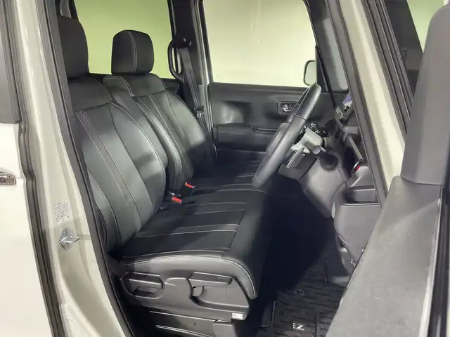 ホンダ Ｎ ＢＯＸ カスタム ターボ コーディネートS 神奈川県 2023(令5)年 1.8万km プラチナホワイトパール ターボ/ナビ装着スペシャルパッケージ/純正9型メモリーナビゲーション【LXU-242NBi】/フルセグ　CD DVD　AM FM MUSICRACK　Applecarplay　Androidauto　Bluetooth　USB　HDMI　iPod/バックカメラ/両側電動スライドドア【サンシェード】/ホンダセンシング/衝突軽減ブレーキ/歩行者事故低減ステアリング/標識認識機能/車線維持支援システム/オートハイビーム/後方誤発進抑制機能/パーキングセンサーシステム/先行車発進お知らせ機能/路外逸脱抑制機能/渋滞追従機能付アダブティブクルーズコントロール/誤発進抑制機能/近距離衝突軽減ブレーキ/前後パーキングセンサー/革巻きステアリング/パドルシフト/合皮コンビシート/前席シートヒーター/SOSコール/ビルトインETC/電動パーキングブレーキ/ブレーキオートホールド/ルーフコンソール/前席アクセサリーソケット/充電用USBタイプC端子/プッシュスタート/スマートキー/LEDヘッドライト/オートライト/LEDフロントフォグ/純正サイド/リアスポイラー/純正15インチアルミホイール