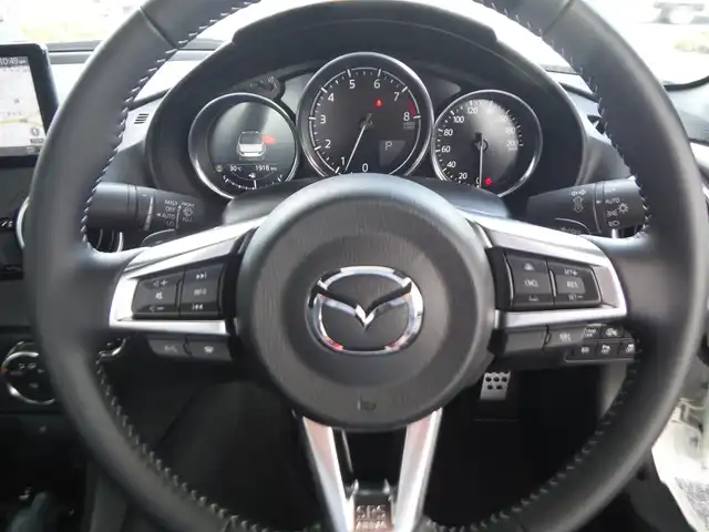マツダ ロードスター S レザーパッケージ 東京都 2025(令7)年 0.2万km パール ワンオーナー車/保証書・ナビ取説あり/マツダコネクト8.8インチナビ・TV/　BLUETOOTH・USB・バックカメラ/　ビルトインETC・ドラレコ/衝突軽減ブレーキ/　ブラインドスポット/　レーダークルーズ/　パーキングセンサー/黒レザーシート/　シートヒーター/パドルシフト/LEDヘッドライト/スマートキー×2個