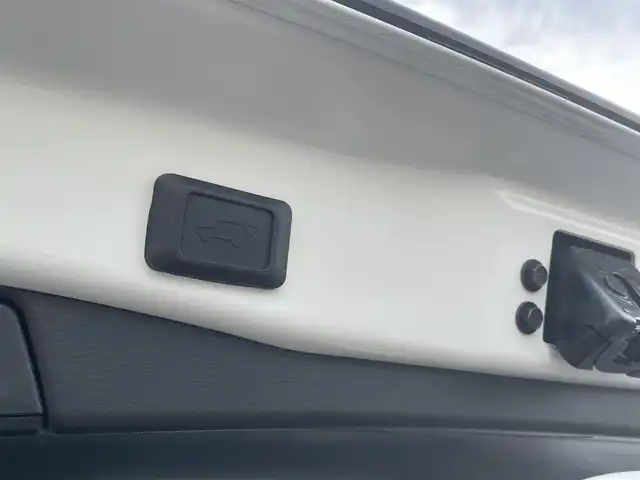 トヨタ ＲＡＶ４ G 埼玉県 2021(令3)年 4.7万km ホワイトパールクリスタルシャイン ワンオーナー/純正DA/アラウンドビューカメラ/ACC/BSM/純正アルミ/デジタルインナーミラー /ドライブレコーダー前後/ステアリングヒーター/オートハイビーム/パワーバックドア
