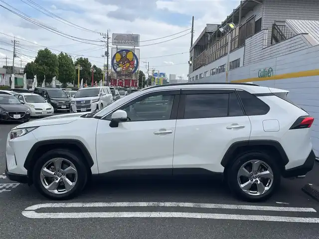 トヨタ ＲＡＶ４ G 埼玉県 2021(令3)年 4.7万km ホワイトパールクリスタルシャイン ワンオーナー/純正DA/アラウンドビューカメラ/ACC/BSM/純正アルミ/デジタルインナーミラー /ドライブレコーダー前後/ステアリングヒーター/オートハイビーム/パワーバックドア