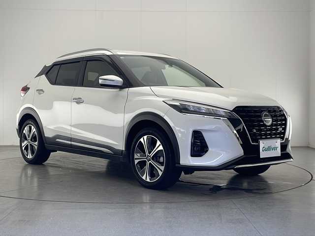 日産 キックス X 宮崎県 2020(令2)年 3.7万km ブリリアントホワイトパール 禁煙車/エマージェンシーブレーキ/純正ディスプレイオーディオ/（USB/Bluetooth/FMAM）/純正バックカメラ/純正LEDオートライト/純正LEDフォグ/純正17インチアルミ/純正フロアマット/プロパイロット/クリアランスソナー/電子パーキング/オートホールド/ウインカードアミラー/本革巻ハンドル/オートエアコン/インテリジェントキー/プッシュエンジンスタート/新車時保証書/取扱い説明書