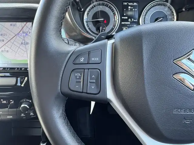 スズキ エスクード 三重県 2022(令4)年 0.6万km アイスグレーイッシュブルーメタリック/ブラック 2トーンルーフ ブラック2トーンルーフ/ブラックドアミラー/セーフティサポート/アイドリングストップ/純正8インチメモリナビ・地デジTV/・DVD/CD/・Bluetooth/レーダークルーズコントロール/車線逸脱警報機能/ブラインドスポットモニター/ホワイトステッチ入革/幾何学調エンボス入スエード調コンビシート/前席シートヒーター/純正17インチ5本ツインスポークアルミホイール/ルーフレール/ブルー加飾付LEDヘッドランプ/・オートライト/オートマチックハイビーム/LEDフロントフォグランプ/プッシュエンジンスタート/スマートキー×2