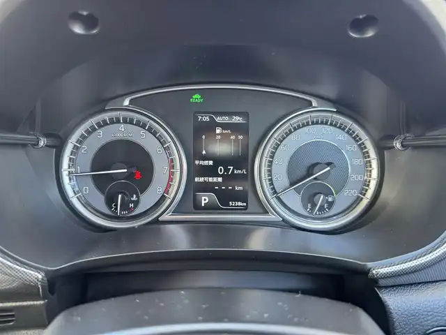 スズキ エスクード 三重県 2022(令4)年 0.6万km アイスグレーイッシュブルーメタリック/ブラック 2トーンルーフ ブラック2トーンルーフ/ブラックドアミラー/セーフティサポート/アイドリングストップ/純正8インチメモリナビ・地デジTV/・DVD/CD/・Bluetooth/レーダークルーズコントロール/車線逸脱警報機能/ブラインドスポットモニター/ホワイトステッチ入革/幾何学調エンボス入スエード調コンビシート/前席シートヒーター/純正17インチ5本ツインスポークアルミホイール/ルーフレール/ブルー加飾付LEDヘッドランプ/・オートライト/オートマチックハイビーム/LEDフロントフォグランプ/プッシュエンジンスタート/スマートキー×2