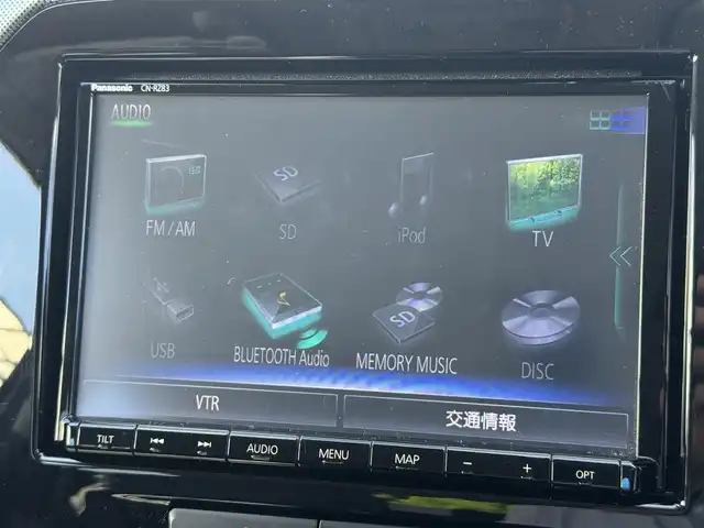 スズキ エスクード 三重県 2022(令4)年 0.6万km アイスグレーイッシュブルーメタリック/ブラック 2トーンルーフ ブラック2トーンルーフ/ブラックドアミラー/セーフティサポート/アイドリングストップ/純正8インチメモリナビ・地デジTV/・DVD/CD/・Bluetooth/レーダークルーズコントロール/車線逸脱警報機能/ブラインドスポットモニター/ホワイトステッチ入革/幾何学調エンボス入スエード調コンビシート/前席シートヒーター/純正17インチ5本ツインスポークアルミホイール/ルーフレール/ブルー加飾付LEDヘッドランプ/・オートライト/オートマチックハイビーム/LEDフロントフォグランプ/プッシュエンジンスタート/スマートキー×2