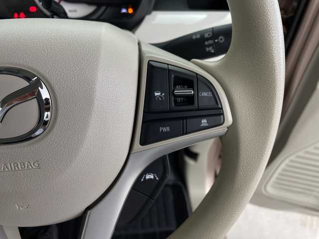 マツダ フレアワゴン ハイブリッド XS 鹿児島県 2023(令5)年 2.6万km ピンク ワンオーナー     /新車保証書・取扱説明書/スマートキー×2/メーカーOP：40.000円/ホワイトルーフ・ホワイトドアミラー/セーフティサポート（予備安全技術）/：デュアルカメラブレーキサポート/：アダプティブクルーズコントロール/：誤発進抑制機能：車線逸脱警報機能/：車線逸脱抑制機能：先行車発信おしらせ機能/：ふらつき警報機能：発進お知らせ機能/：ハイビームアシスト：リアパーキングセンサー/メーカーOP：50.000円/全方位モニター用カメラパッケージ/：フロント・サイド・バックカメラ/：ステアリングスイッチ/メーカーOP：75.000円/アップグレードパッケージ/フルLEDヘッドライト・LEDポジションランプ/ウィンカーミラー/パワースライドドア（運転席・助手席）/シートヒーター（運転席）/：パーソナルテーブル（運転席）/：オートエアコン/：エコクール/：スリムサーキュレーター