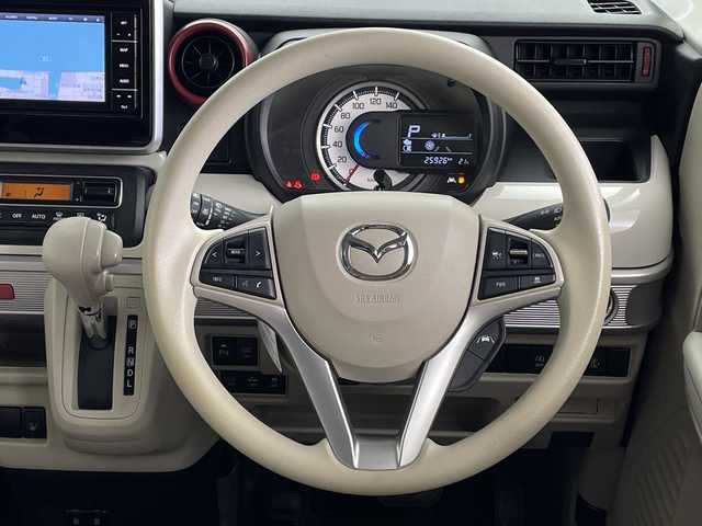 マツダ フレアワゴン ハイブリッド XS 鹿児島県 2023(令5)年 2.6万km ピンク ワンオーナー     /新車保証書・取扱説明書/スマートキー×2/メーカーOP：40.000円/ホワイトルーフ・ホワイトドアミラー/セーフティサポート（予備安全技術）/：デュアルカメラブレーキサポート/：アダプティブクルーズコントロール/：誤発進抑制機能：車線逸脱警報機能/：車線逸脱抑制機能：先行車発信おしらせ機能/：ふらつき警報機能：発進お知らせ機能/：ハイビームアシスト：リアパーキングセンサー/メーカーOP：50.000円/全方位モニター用カメラパッケージ/：フロント・サイド・バックカメラ/：ステアリングスイッチ/メーカーOP：75.000円/アップグレードパッケージ/フルLEDヘッドライト・LEDポジションランプ/ウィンカーミラー/パワースライドドア（運転席・助手席）/シートヒーター（運転席）/：パーソナルテーブル（運転席）/：オートエアコン/：エコクール/：スリムサーキュレーター