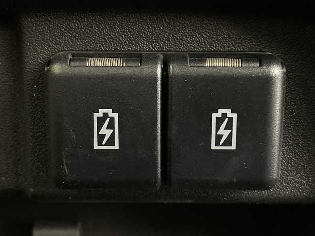 マツダ フレアワゴン ハイブリッド XS 鹿児島県 2023(令5)年 2.6万km ピンク ワンオーナー     /新車保証書・取扱説明書/スマートキー×2/メーカーOP：40.000円/ホワイトルーフ・ホワイトドアミラー/セーフティサポート（予備安全技術）/：デュアルカメラブレーキサポート/：アダプティブクルーズコントロール/：誤発進抑制機能：車線逸脱警報機能/：車線逸脱抑制機能：先行車発信おしらせ機能/：ふらつき警報機能：発進お知らせ機能/：ハイビームアシスト：リアパーキングセンサー/メーカーOP：50.000円/全方位モニター用カメラパッケージ/：フロント・サイド・バックカメラ/：ステアリングスイッチ/メーカーOP：75.000円/アップグレードパッケージ/フルLEDヘッドライト・LEDポジションランプ/ウィンカーミラー/パワースライドドア（運転席・助手席）/シートヒーター（運転席）/：パーソナルテーブル（運転席）/：オートエアコン/：エコクール/：スリムサーキュレーター