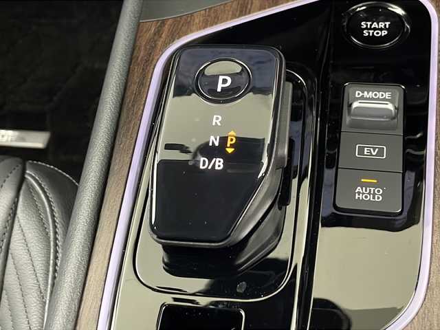 日産 オーラ G レザーエディション 埼玉県 2021(令3)年 2.7万km ガーネットレッド/スーパーブラック 2トーン プロパイロット/純正メモリナビ/Bluetooth/フルセグ/BOSEサウンドシステム/置くだけ充電/アラウンドビューモニター/インテリジェントルームミラー/ブラインドスポットモニター/純正ドライブレコーダー/ビルトインETC2.0/レザーシート/ハンドルヒーター/前席シートヒーター/純正17インチAW/プッシュスタート/電動パーキング/純正フロアマット/スマートキー/スペアキー1本
