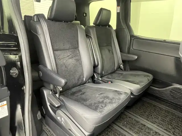 トヨタ ヴォクシー ZS 煌Ⅲ 岡山県 2020(令2)年 1.5万km ブラック 純正10インチナビ NSZN-Z68T/地デジ/Bluetooth/DVD/CD/SD/バックカメラ/両側パワースライドドア/セーフティセンス /・プリクラッシュセーフティ/・レーンディパーチャーアラート/・オートハイビーム/クルーズコントロール/ハーフレザーシート /プッシュスタート /スマートキー/純正前後ドラレコ /ビルトインETC/純正16インチアルミホイール