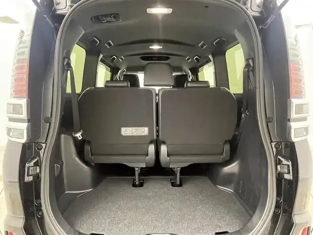 トヨタ ヴォクシー ZS 煌Ⅲ 岡山県 2020(令2)年 1.5万km ブラック 純正10インチナビ NSZN-Z68T/地デジ/Bluetooth/DVD/CD/SD/バックカメラ/両側パワースライドドア/セーフティセンス /・プリクラッシュセーフティ/・レーンディパーチャーアラート/・オートハイビーム/クルーズコントロール/ハーフレザーシート /プッシュスタート /スマートキー/純正前後ドラレコ /ビルトインETC/純正16インチアルミホイール