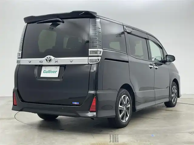 トヨタ ヴォクシー ZS 煌Ⅲ 岡山県 2020(令2)年 1.5万km ブラック 純正10インチナビ NSZN-Z68T/地デジ/Bluetooth/DVD/CD/SD/バックカメラ/両側パワースライドドア/セーフティセンス /・プリクラッシュセーフティ/・レーンディパーチャーアラート/・オートハイビーム/クルーズコントロール/ハーフレザーシート /プッシュスタート /スマートキー/純正前後ドラレコ /ビルトインETC/純正16インチアルミホイール